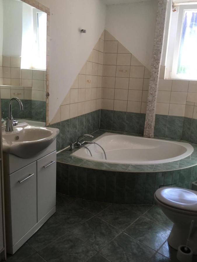 Zimmer In Kaiserslautern Exterior foto